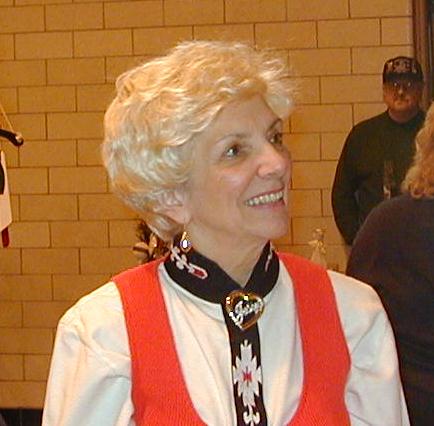 MOM.JPG (29376 bytes)